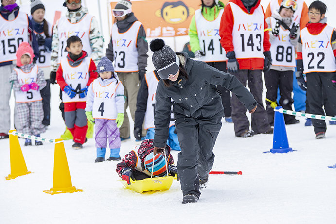 上村愛子さんと一緒にあそぼ♪ 家族対抗!ハピスノ雪上運動会 in めいほう