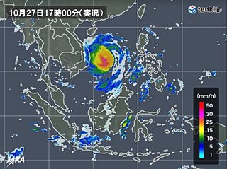 非常に強い「台風18号」　大きな雨域を伴い　ベトナムへ