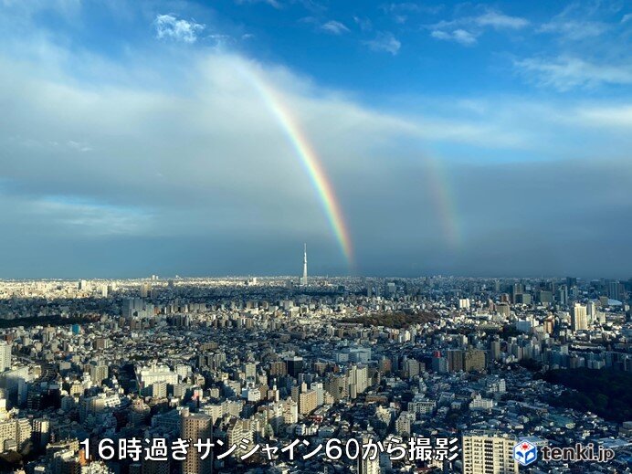 東京都心　雨あがり虹かかる　2本