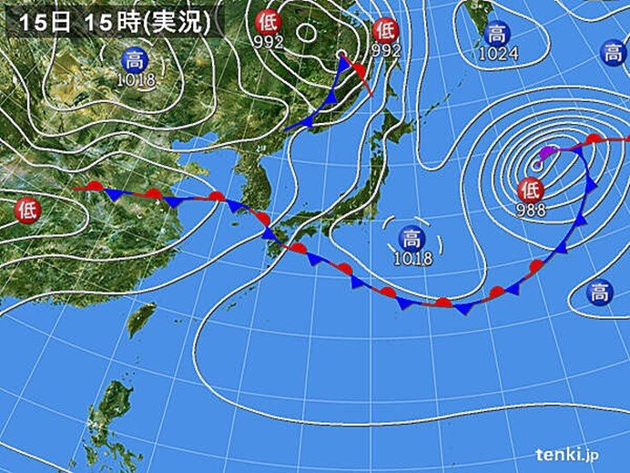 15日(土)　梅雨前線が九州付近に　九州で非常に激しい雨を観測