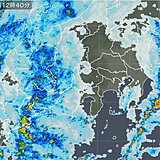 関東　雨雲のすき間も油断禁物　帰宅時間の夕方から夜の初め頃　横殴りの雨の所も