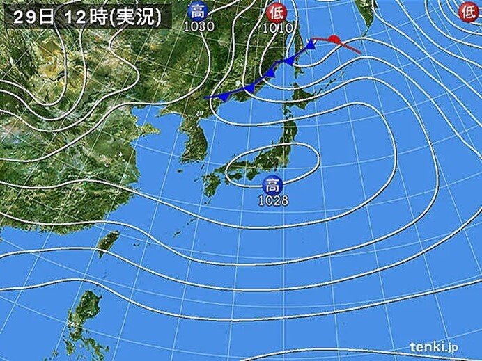 29日　広く乾いた空気に覆われる　富山市と金沢市の最小湿度29%