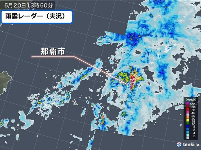 梅雨前線の活動が活発に 沖縄で雨雲が発達 風も強まる 気象予報士 日直主任 22年05月日 日本気象協会 Tenki Jp