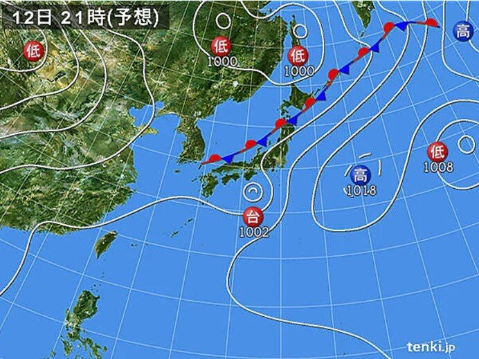 前線と台風8号