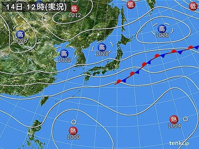 南の海上には熱帯低気圧が複数あり