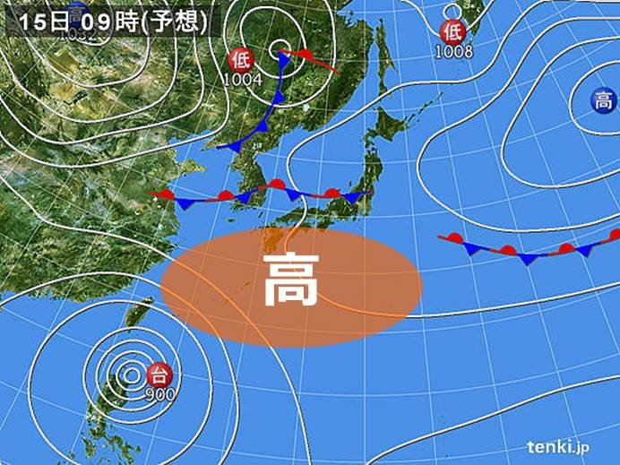 猛烈な台風22号は南シナ海へ