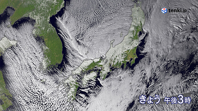 日本海側に広く雪雲