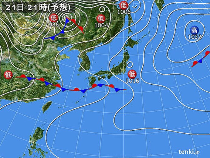 西日本の太平洋沿岸に前線延びる