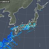 沖縄に台風25号の活発な雨雲　風も強まる