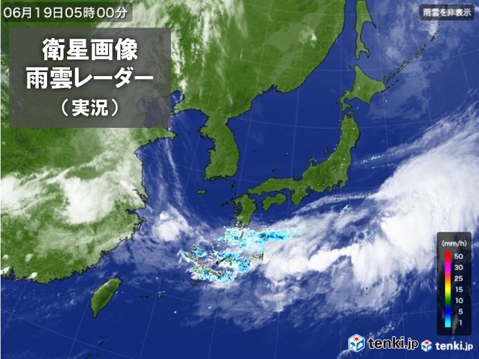 沖縄と奄美　局地的に激しい雨