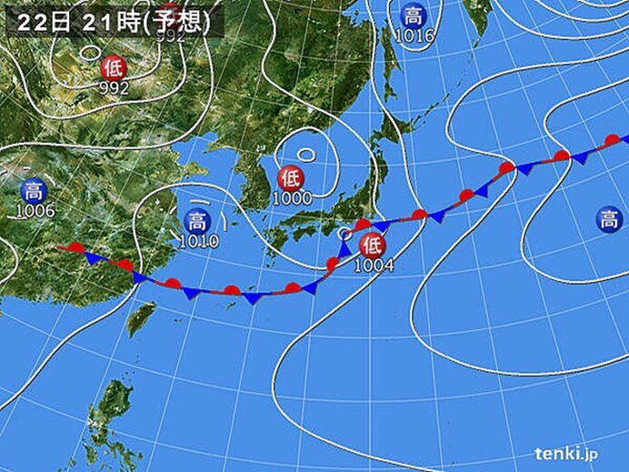 前線上の低気圧が東北東進