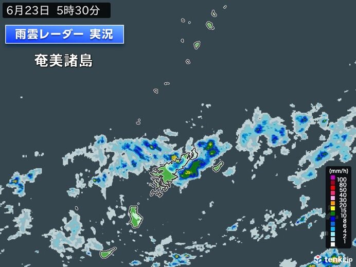 南西諸島は雨や雷雨