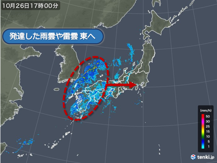 土曜　土砂降りの雨や落雷も　雨の時間は