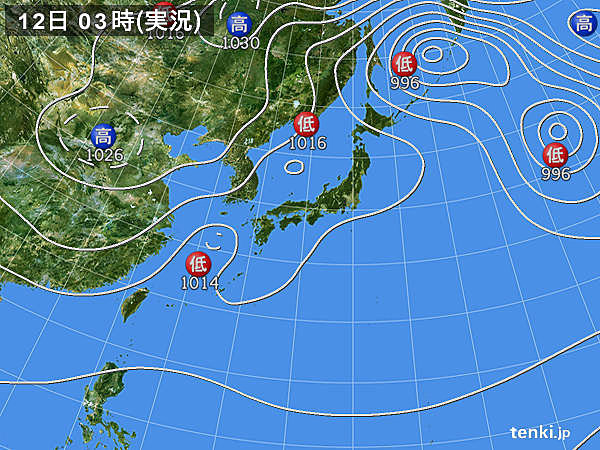 12日　傘の出番　雷雨や雨脚強まる所も