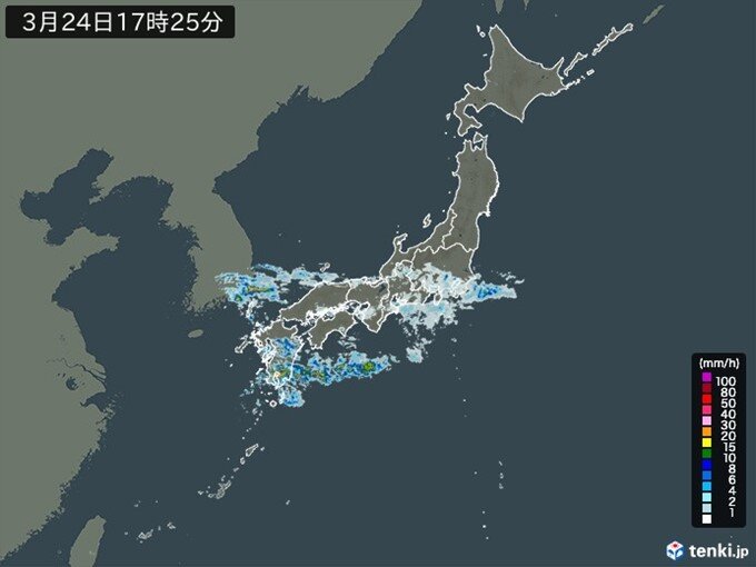 今夜は関東以西の所々で雨　九州は激しい雨も