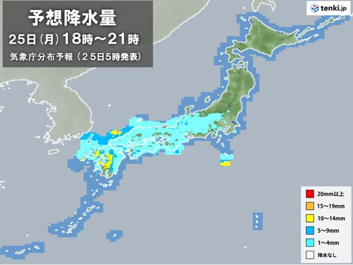 九州から関東　前線に伴う雨雲