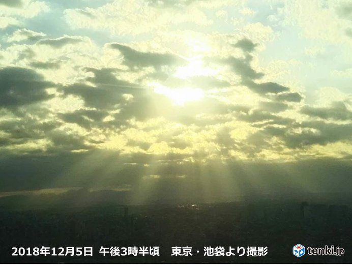 東京都内で天使のはしご 日直予報士 18年12月05日 日本気象協会 Tenki Jp