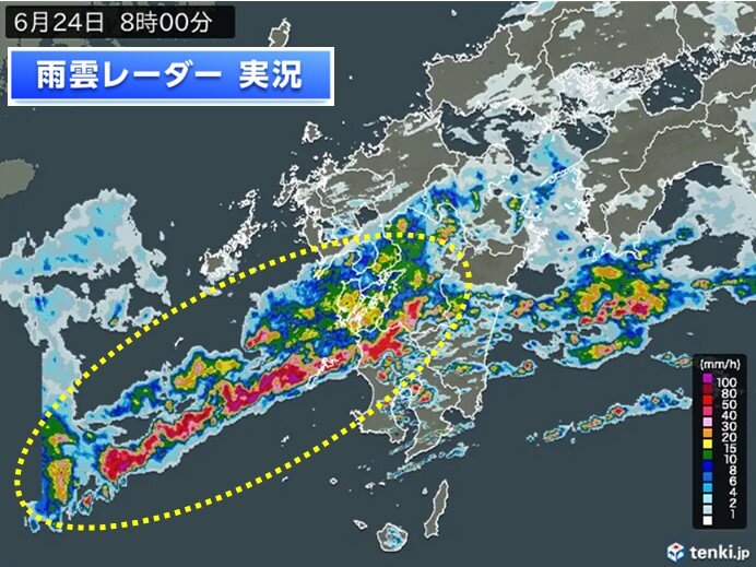 九州にライン状の発達した雨雲　夕方にかけて非常に激しい雨が続くおそれも