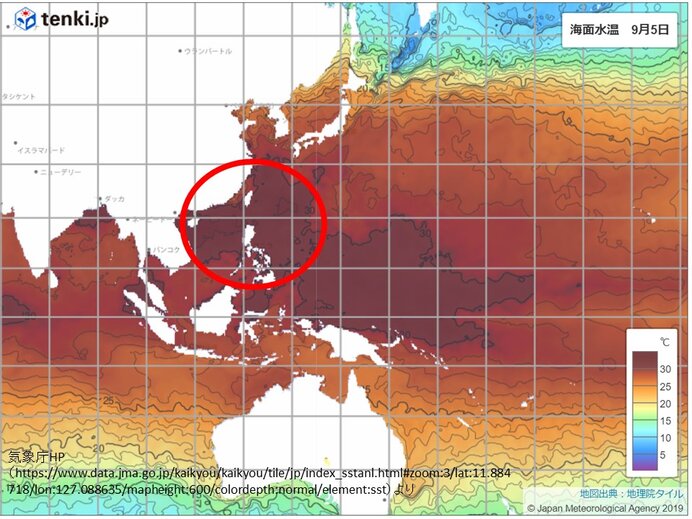 台風11号　猛烈な勢力を維持