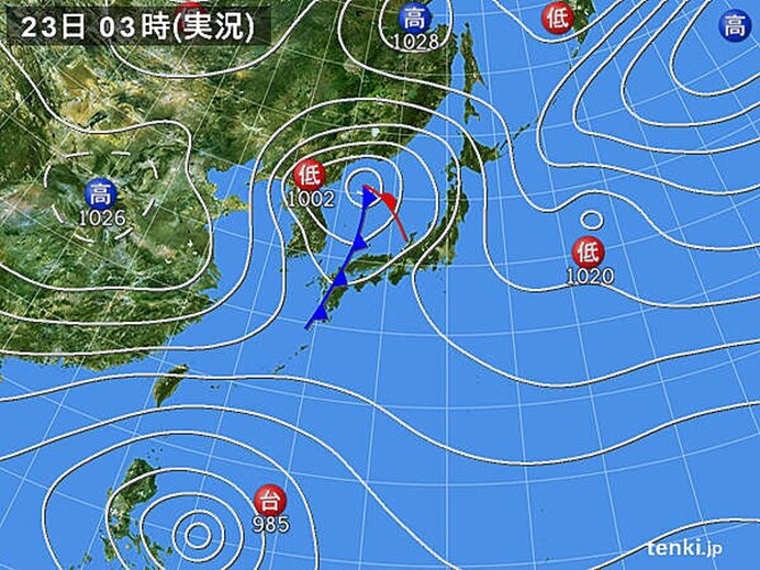 寒冷前線が通過　局地的に非常に激しい雨