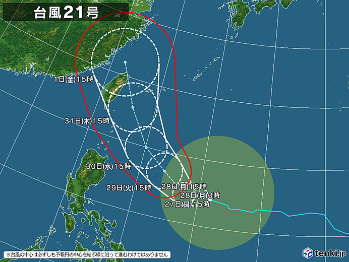 台風は発達しながら沖縄方面へ