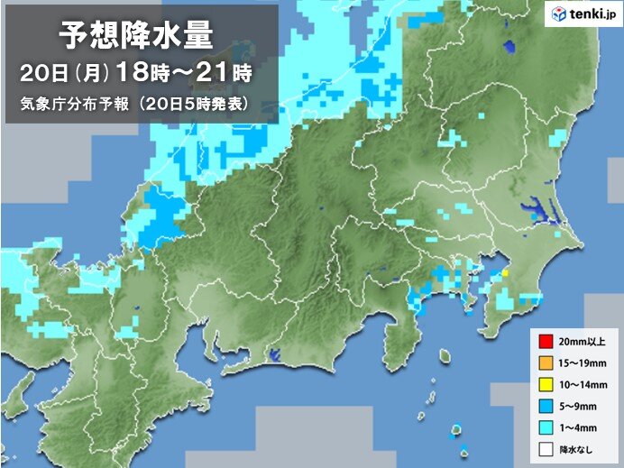 夜にかけて　所々で雨