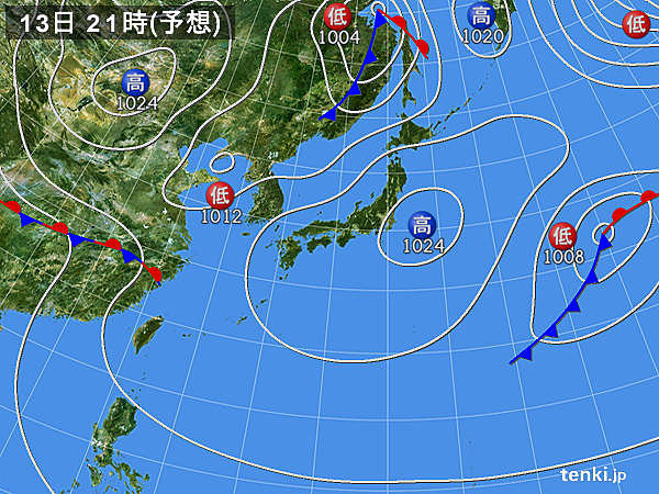 13日　広く晴れる　九州は夕方から雨雲かかる
