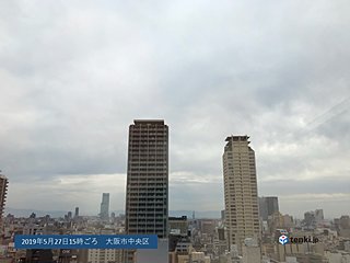 近畿 あす28日は雨に。季節外れの暑さおさまる。