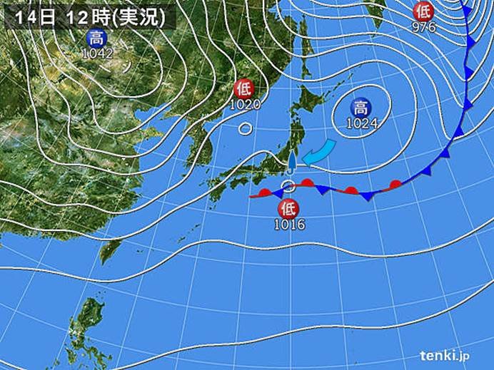 関東には東の海上から湿った冷たい風が吹いた
