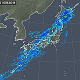 前線が日本列島を通過中　発達した雨雲は次第に東へ