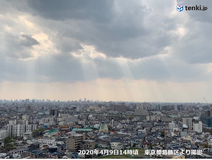 東京都内で「天使のはしご」