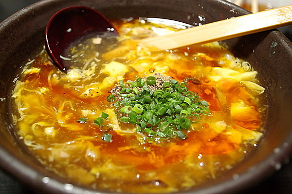 スープで丸ごと栄養をいただく！もずくのサンラータン風スープ