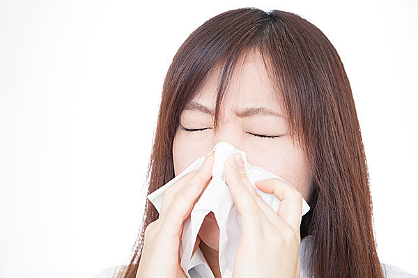 花粉症で鼻がカサカサ・ヒリヒリする人必読！いやな鼻皮膚トラブルも、身近なグッズで簡単ケアできるんです
