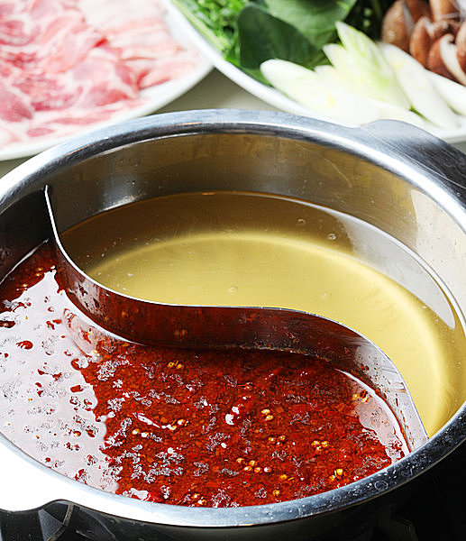 寒い冬はやっぱり鍋! いろんな鍋料理を食べてみよう!