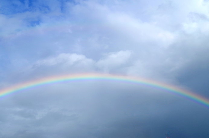 七十二候「虹始見（にじ はじめて あらわる）」。雨あがりに虹が現れだすころに、虹にまつわるＱ＆Ａ