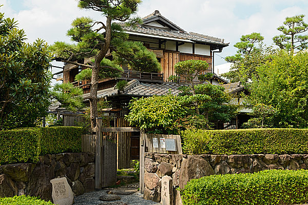 谷崎が松子や姉妹たちと暮らした神戸の住宅・倚松庵