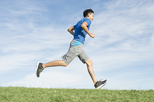 長距離を走るとお腹が痛くなるのは、なぜだろう ?