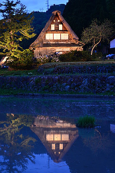 五箇山・相倉合掌造り集落 「夜涼みライトアップ」 （富山県南砺市）