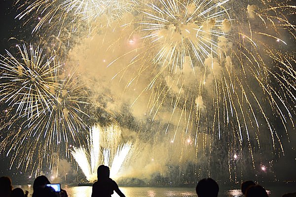 若狭マリンピアの花火大会（福井県小浜市）