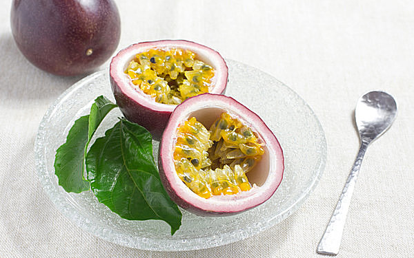 ハワイアンスイーツの定番果物「リリコイ」は「パッションフルーツ」だってご存じでしたか？