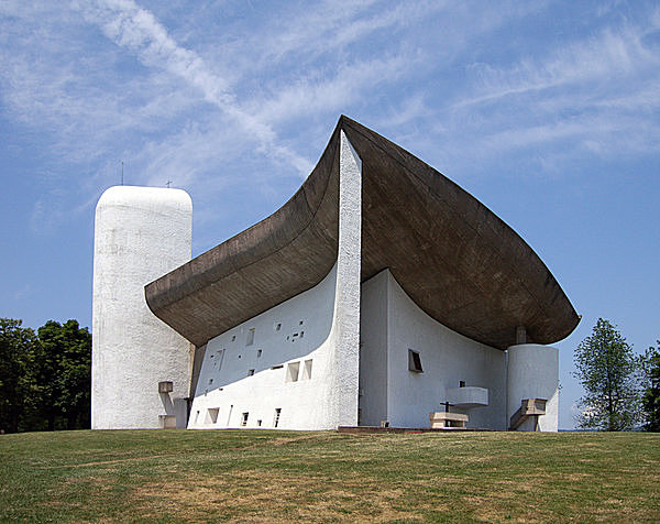近代建築の巨匠ル・コルビュジエ、 両極端なふたつの「世紀の名作」と ...