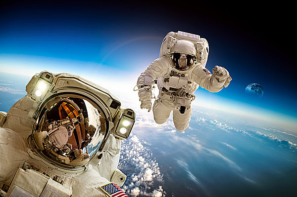 船外活動（EVA）や科学実験で忙しい宇宙飛行士。普段の生活は？