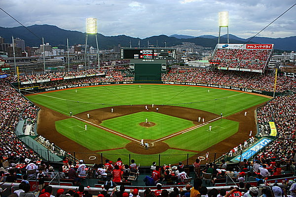 広島東洋カープ優勝! 歓喜にわく、25年ぶりの衝撃!