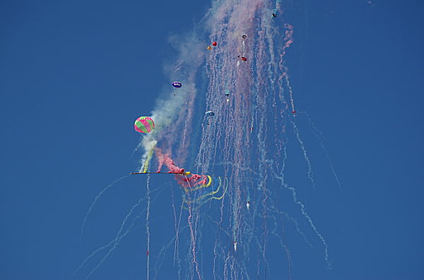 手づくりロケットを打ち上げる、全国でも珍しい秋祭り