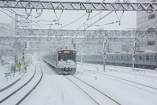 太宰の初雪の句は？近代は視点が人の軸へ