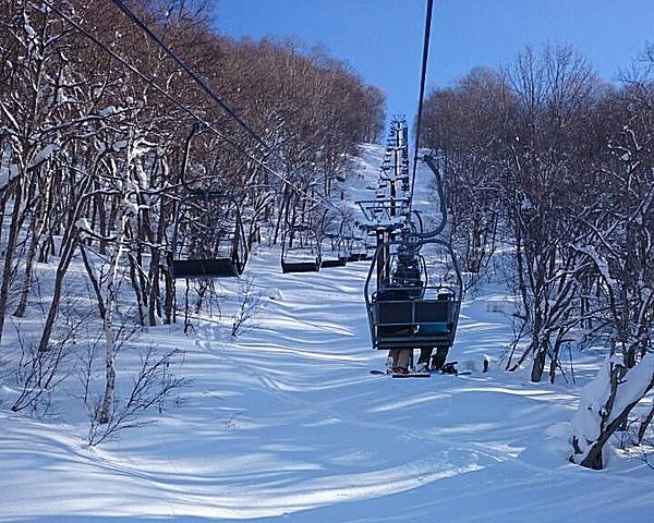 ◆初滑り前にスキー板やスノーボード板のメンテナンスを