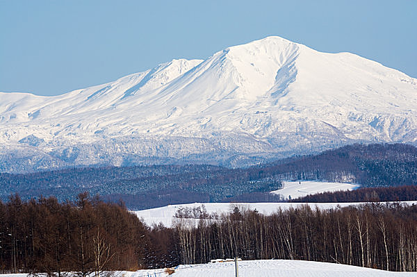 北海道の最高峰「旭岳」を主峰とする大雪山連峰