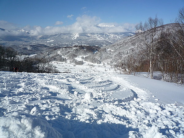 美しい雪山に心が躍ります