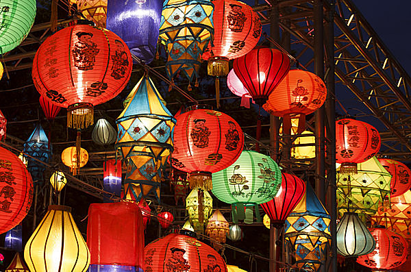 満月のもと街中が提灯の光に包まれる 幻想的な中国の伝統行事 元宵節 Tenki Jpサプリ 17年02月09日 日本気象協会 Tenki Jp