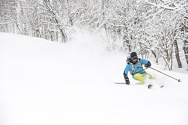 世界のスキーヤーが憧れるパウダースノーが、日本ではゲレンデ内でも堪能できる　photo by Hiroya NAKATA